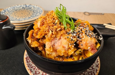 Umami restaurante asiatico en somo Karaage don