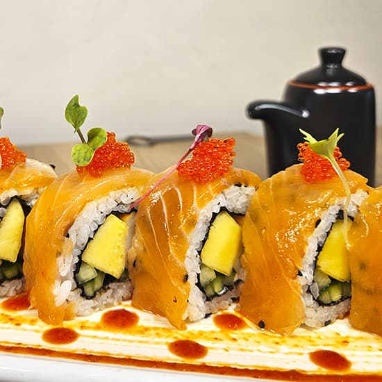 Plato de Sushi California en Restaurante Umami de Somo