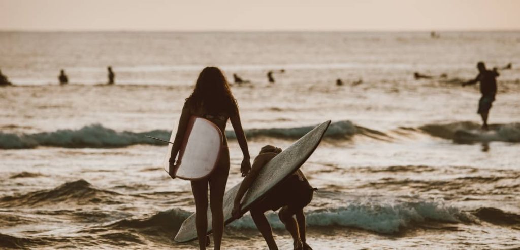 10 cosas que hacer en somo de vacaciones surfear