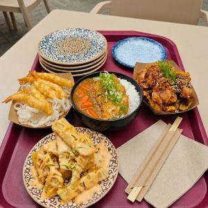 Menu del día en somo disfruta del combo de Umami